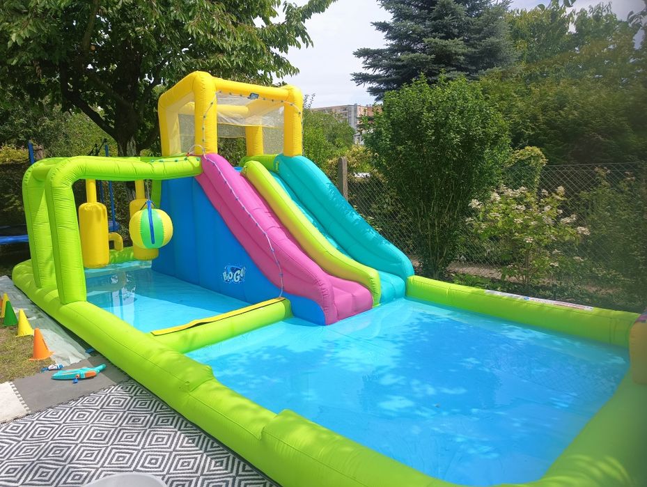 Basen dla dzieci, wodny plac zabaw, dmuchaniec
