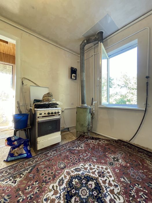 Продам частину будинку в тихому місті біля лісу на Сортировці