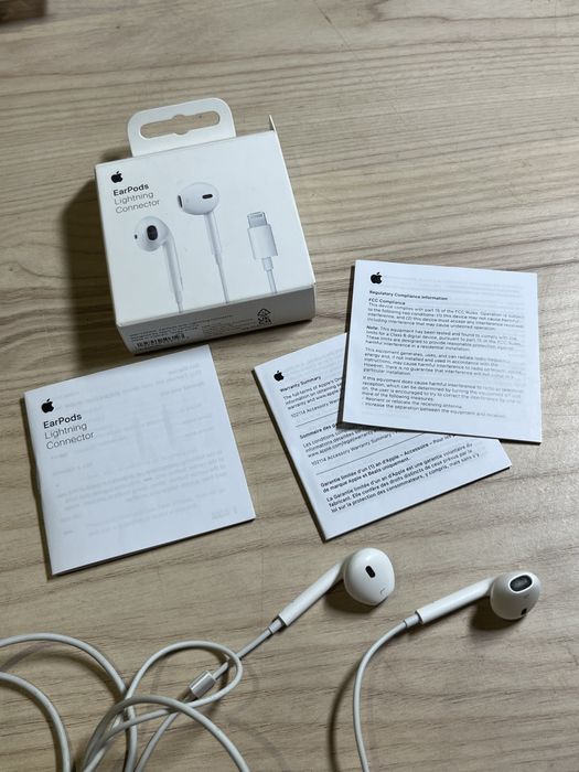 Apple EarPods lightning