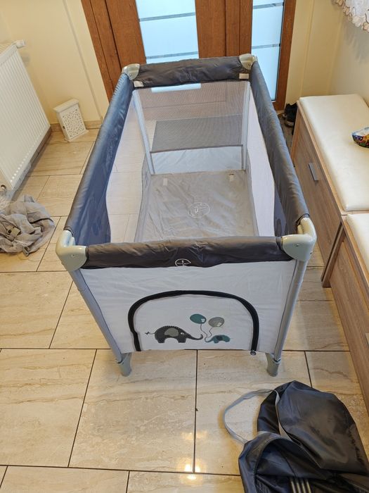 Łóżeczko turystyczne dwupoziomowe