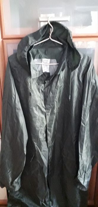 Плащь-дождевик...