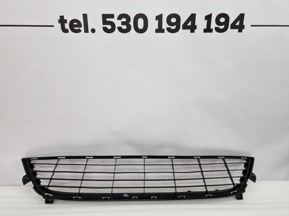 DACIA DOKKER / LODGY 12- KRATKA ŚRODKOWA ZDERZAKA PRZEDNIEGO PRZÓD , NR 622547542 , NR AUKCJI KR12