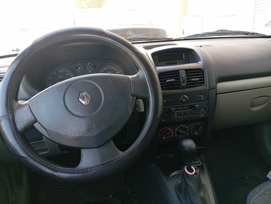 Renault Clio 1.2 16V 75CV