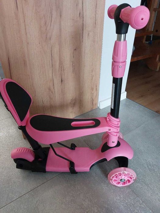 Jeździk Hulajnoga Pchacz dla Dziecka Trójkołowy 3w1 LED Różowy