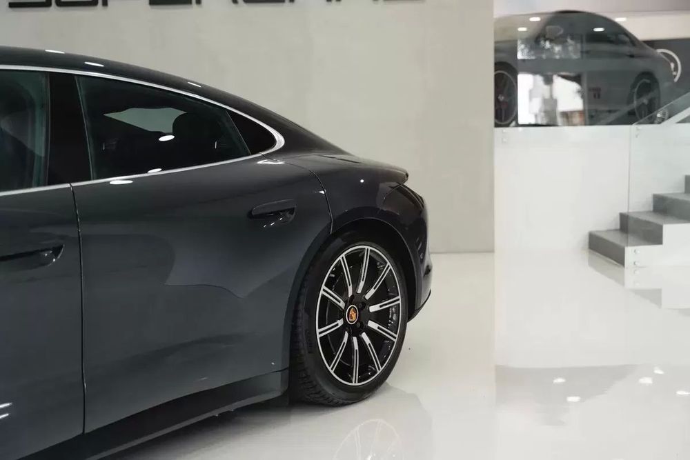 Porsche Taycan 4S