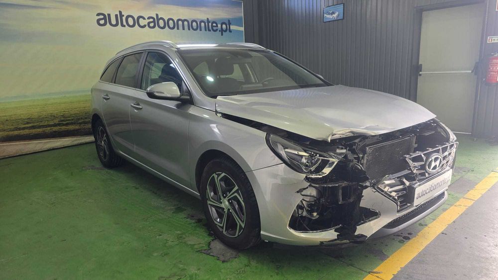 Hyundai I30 SW 1.0 T-GDi   -  Salvado