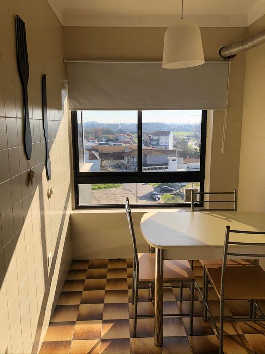 Quarto com cama de casal perto da estação CP Aveiro