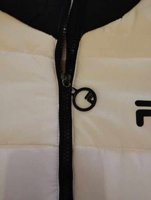 Blusão de senhora Fila.