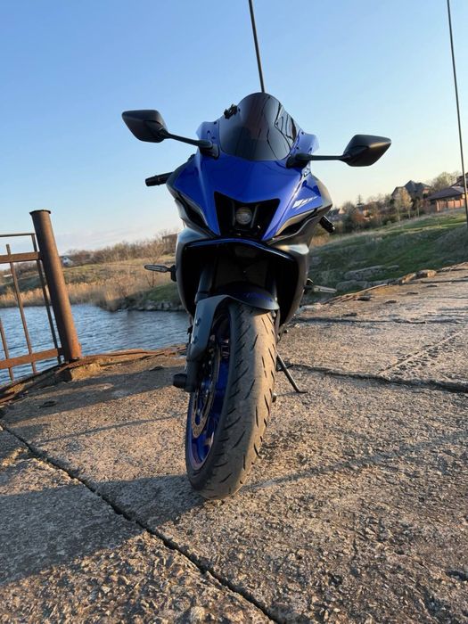 Продаю Yamaha R7 2023