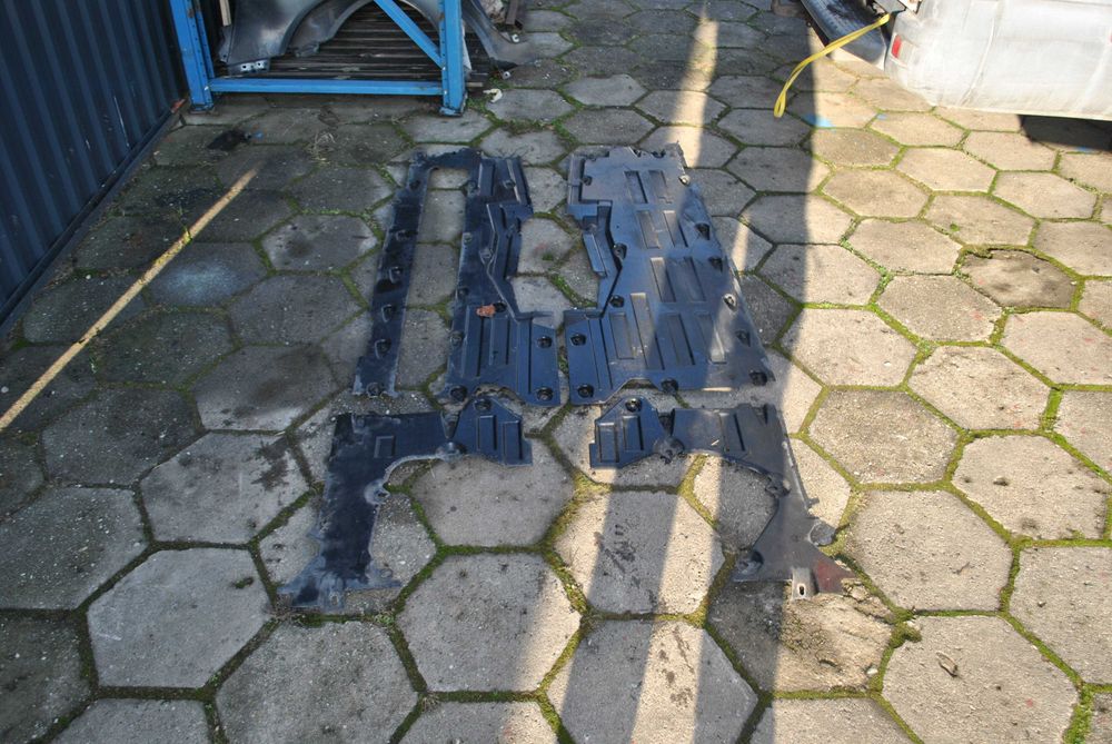 Osłony pod auto Audi A8 D3