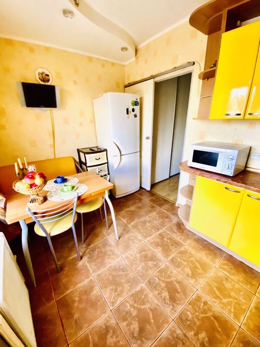 Ул.Ревуцкого,метро Харьковская,Позняки,можно помесячно