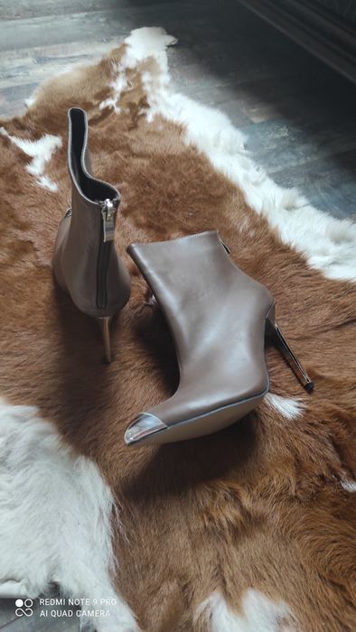 Botki na srebrnej szpilce roz. 38/39 Nowa kolekcja Reserved