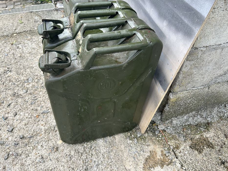 Vendo 3 jarrican usados