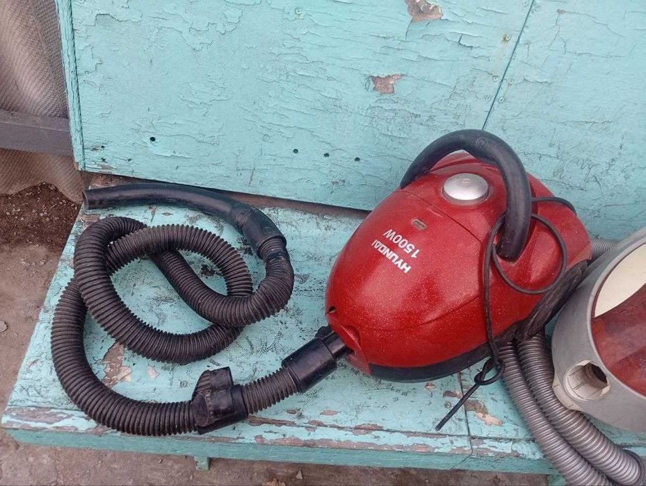 Пилосос Hyundai 1500w
