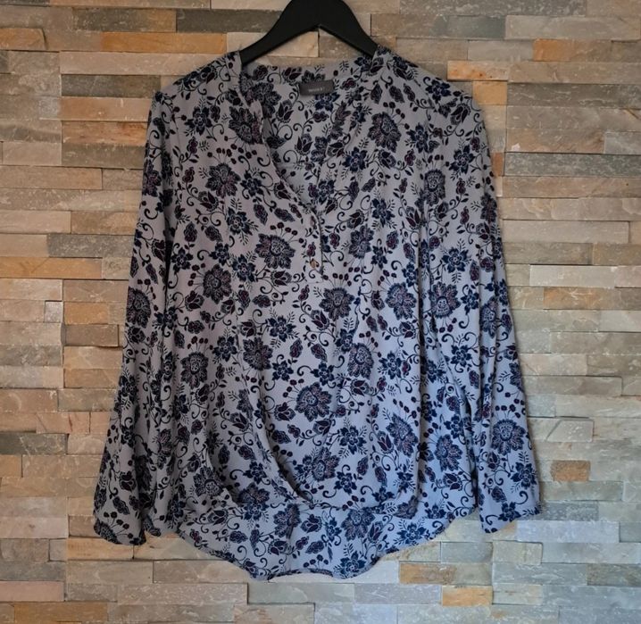 Jessica bluzka w kwiaty. Z metki rozmiar 40 L