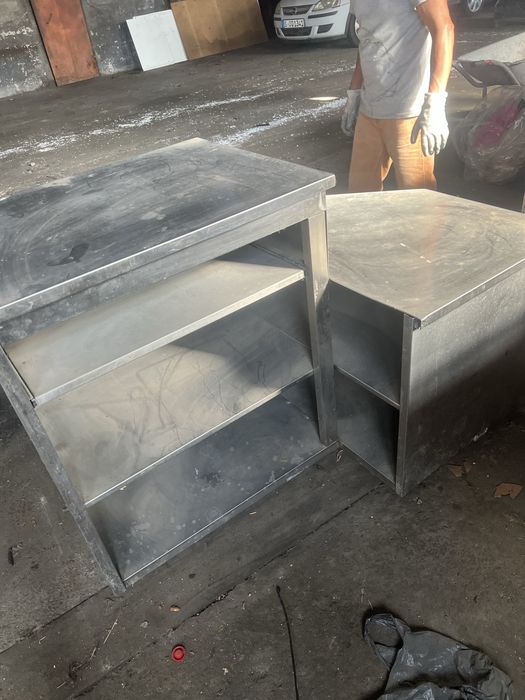Balcao em inox com tabuleiro pra teclado