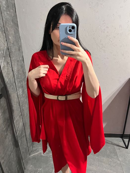 Czerwona sukienka midi