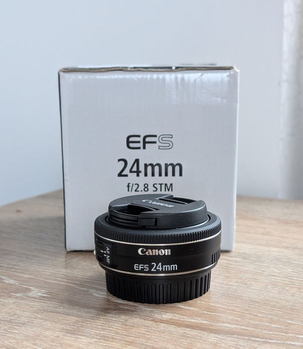 Об'єктив Canon фікс 24мм 2.2