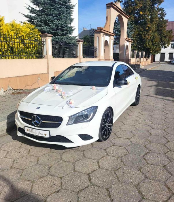 Auto do ślubu Mercedes CLA, biały mercedes, wynajem na wesele, na ślub