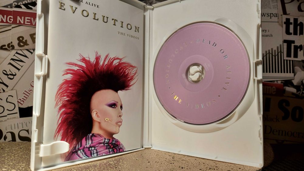 Dead Or Alive - Evolution : The Videos The Best Of na płycie