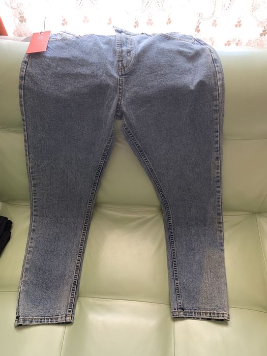 Продам джинсы новые