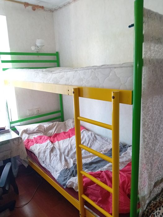 2-х поверхове металеве ліжко з матрицами