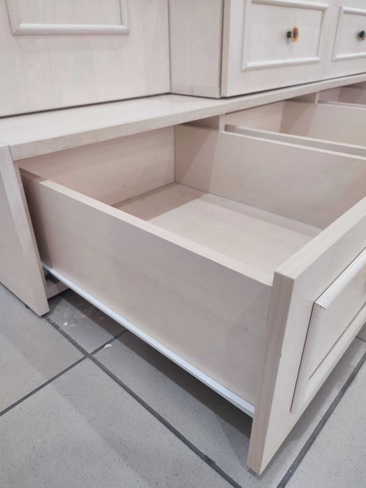 Набір меблів для дитячої кімнати