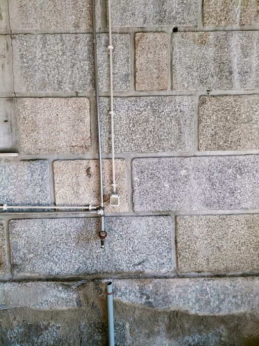 Arrenda-se  anexo garagem de moradia individual com espaços para Balan