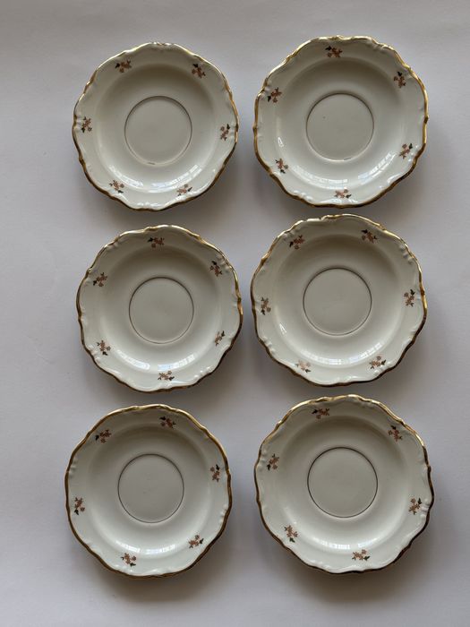 Wałbrzych serwis porcelanowy 6-osobowy Porcelana PRL kwiatki