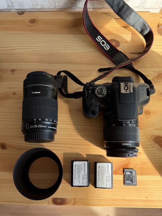 Canon 2000D com objetivas