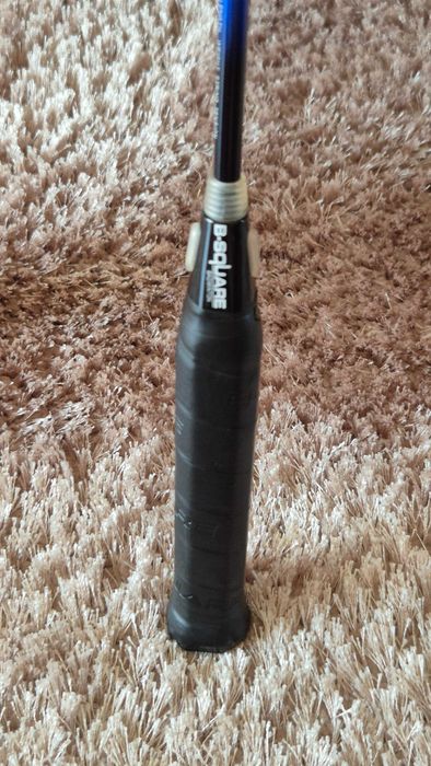 Vendo RAQUETE BADMINTON adulto marca B-SQUARE c/ capa protetora - Como nova!