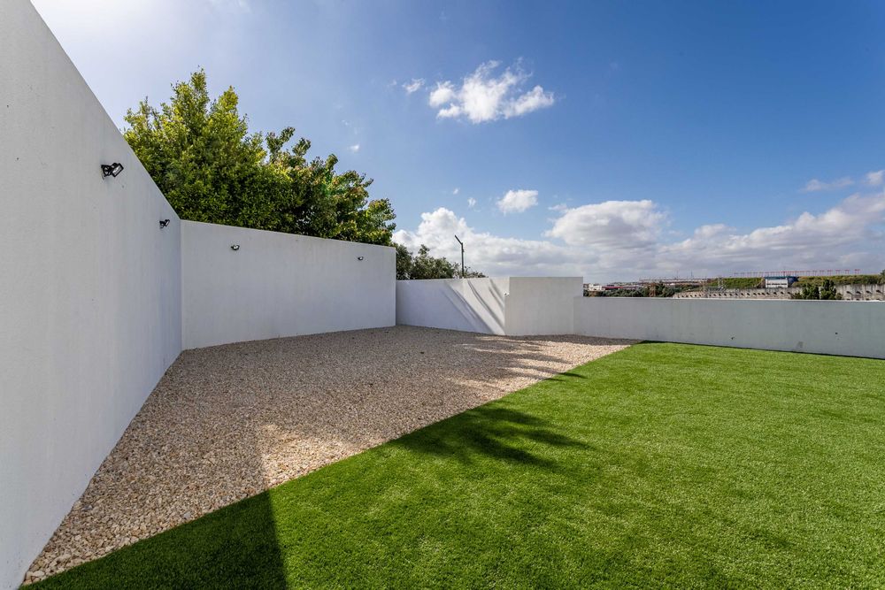 Property in Camarate, Unhos E Apelação, Lisboa