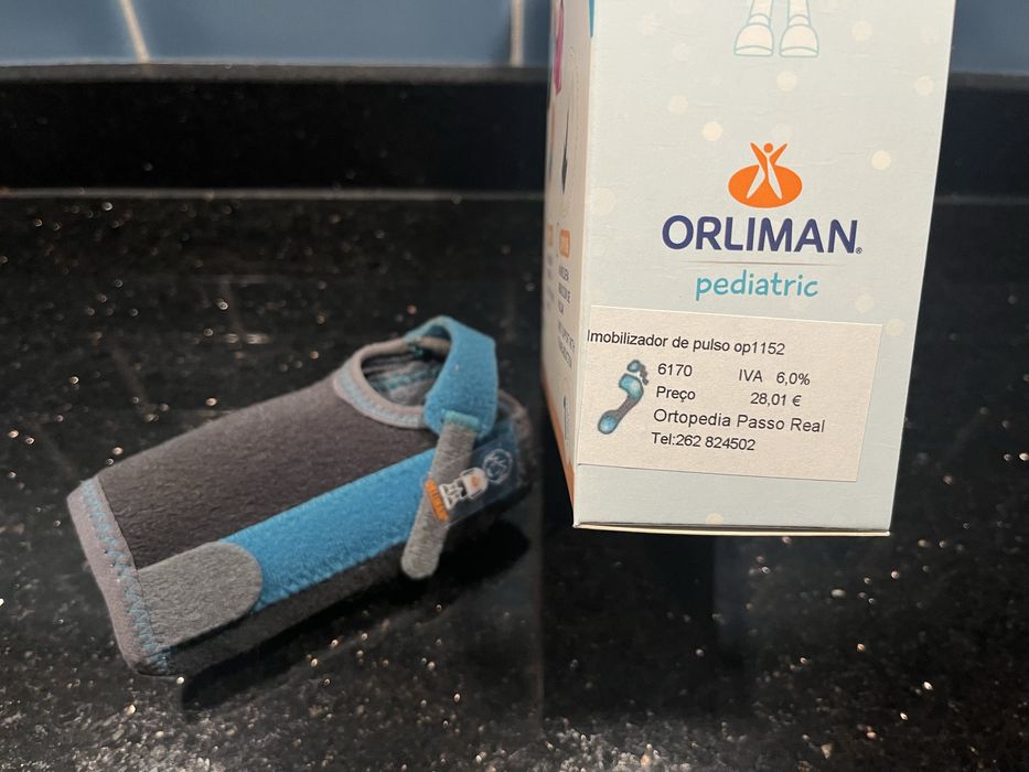 Tala imobilizadora criança