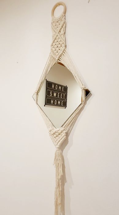 Espelho decorativo em macramé