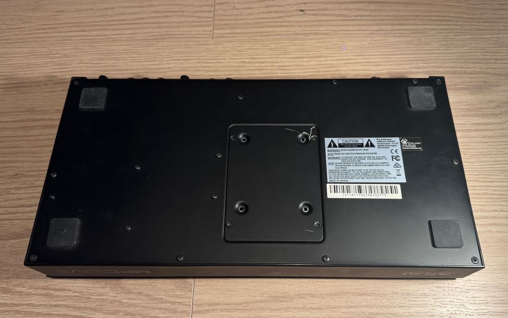 Akai MPC Live Standalone Sampler / Sequencer - Black