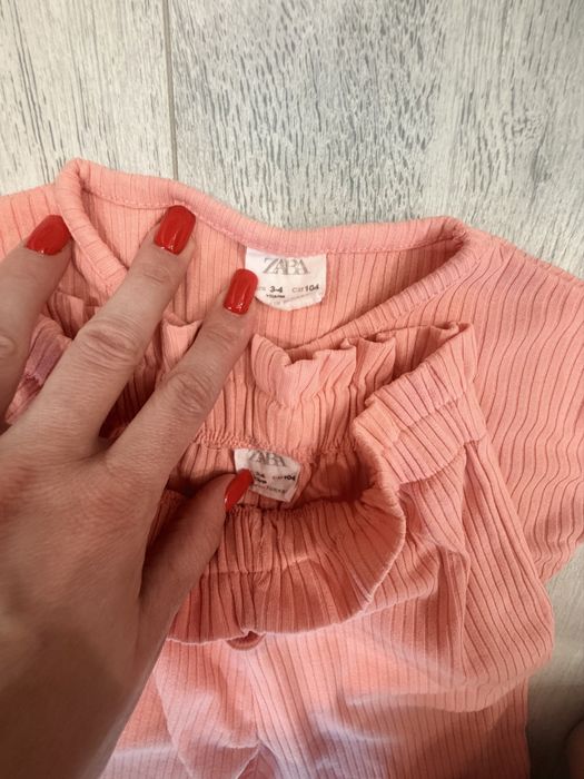 Костюм на дівчинку zara 104