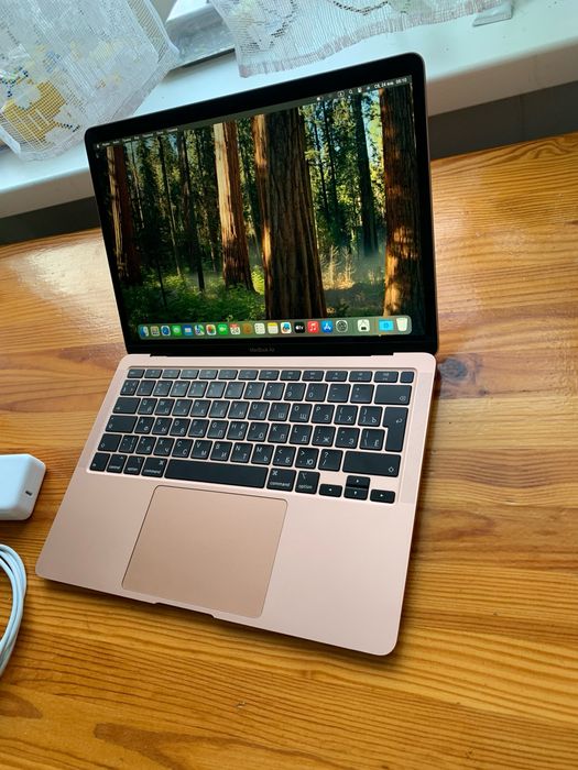 MacBook Air 2020 256gb 6-7годин акб.