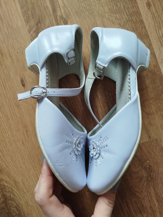 Buty komunijne r. 36 dziewczęce