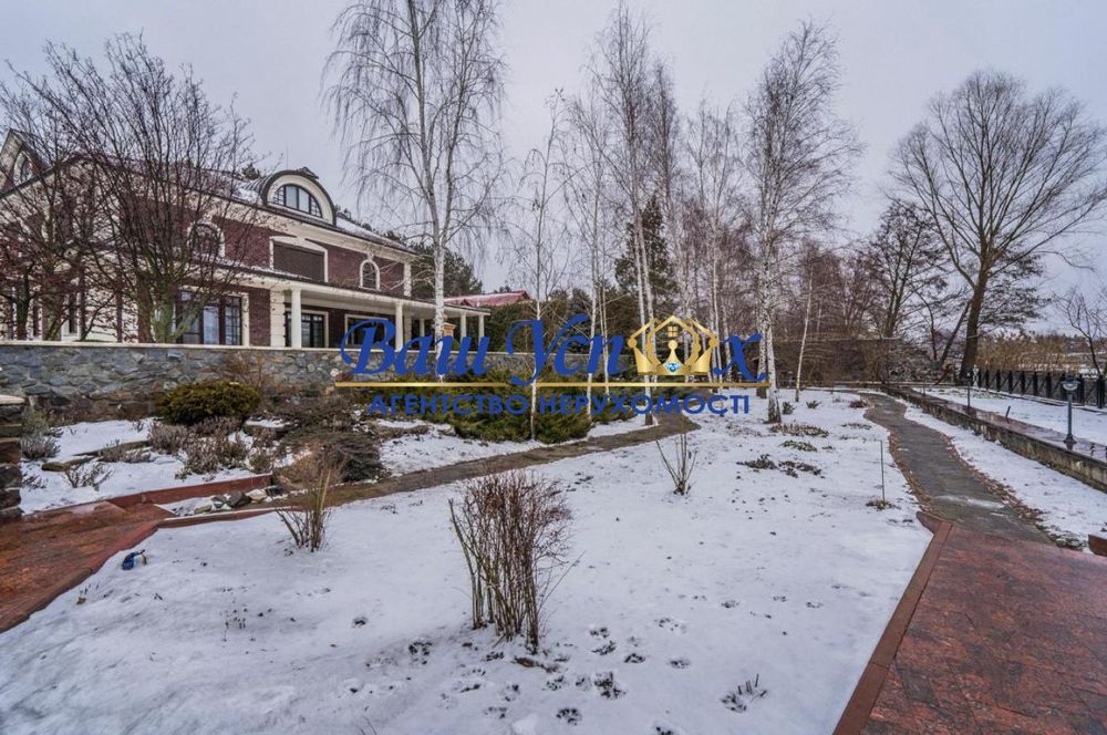 Оренда будинка у мiстечку з выходом на рiчку   . село  Козин