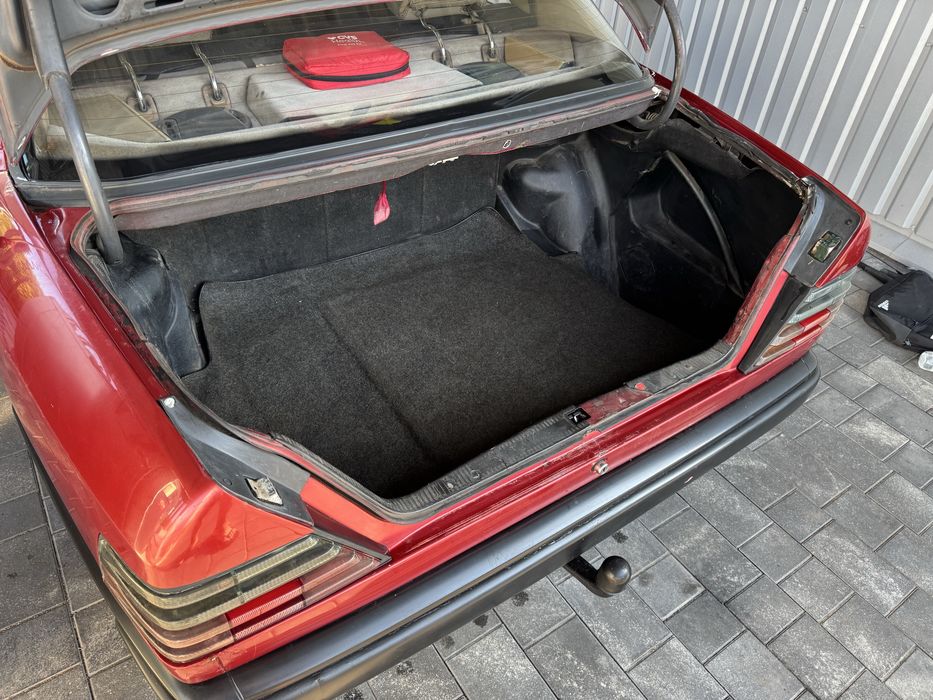 Mercedes-benz c-class 1987