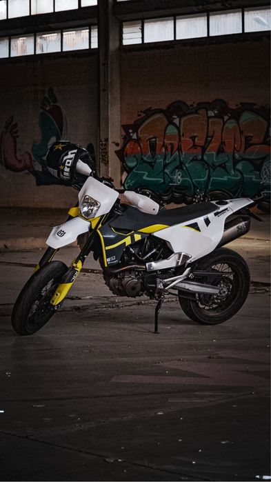 Husqvarna 701 supermoto 2022