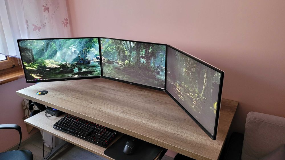 Uchwyt na 3 monitory iiyama DS1003C-B1. PRZEROBIONY +10cm!!