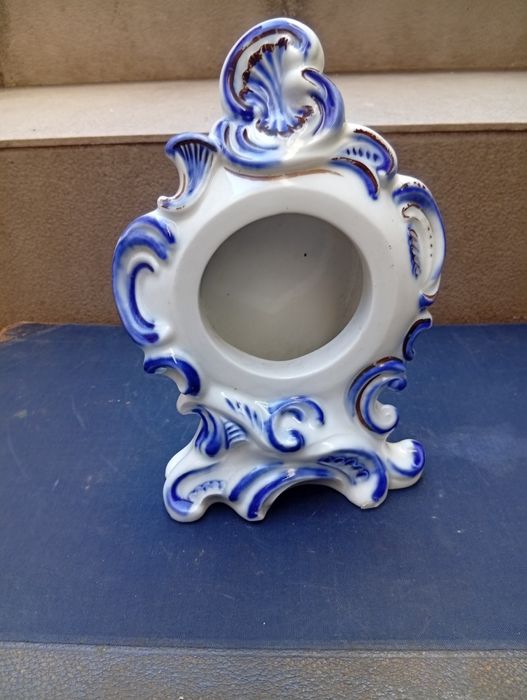 Porcelanowa obudowa zegara