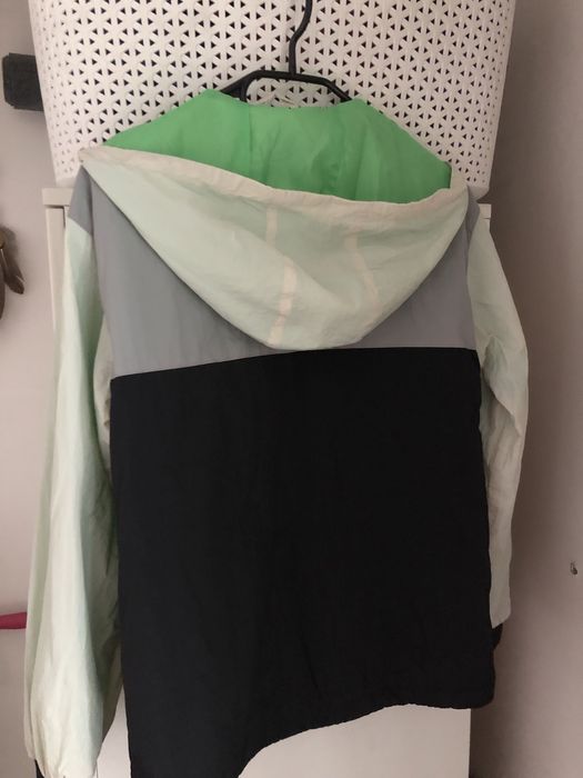 Kurtka wiatrówka chłopięca 158