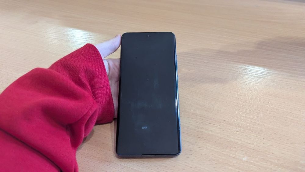 Xiaomi 12 5g 256 gb 8 оперативки та 8 додаткової