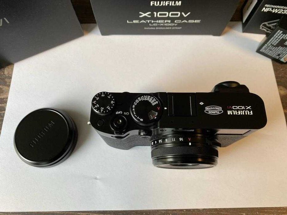 Fujifilm X100VI Preto com Acessórios