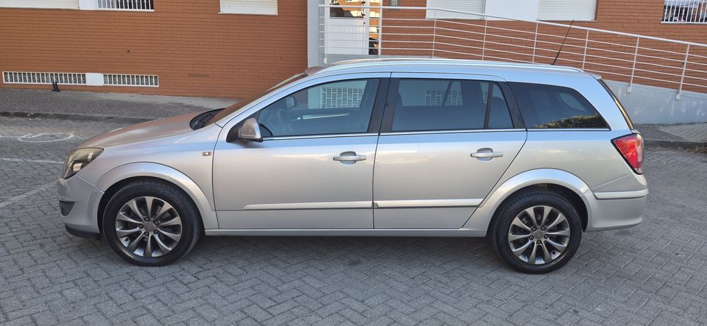 Opel astra H caravan 1.7 cdti cosmo  impecável 2010 — photo 4
