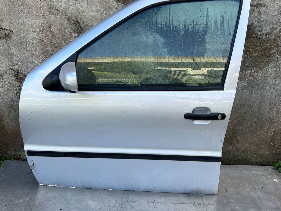 Porta Frente esquerda Vw Polo 2001