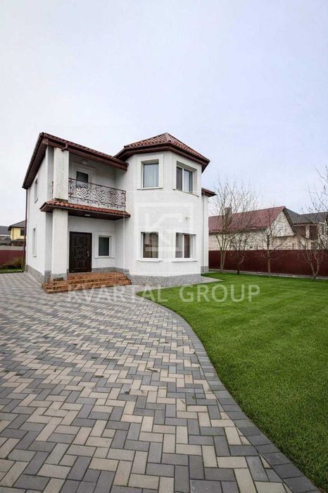 Продаж шикарного 2 поверхового будинку з ремонтом