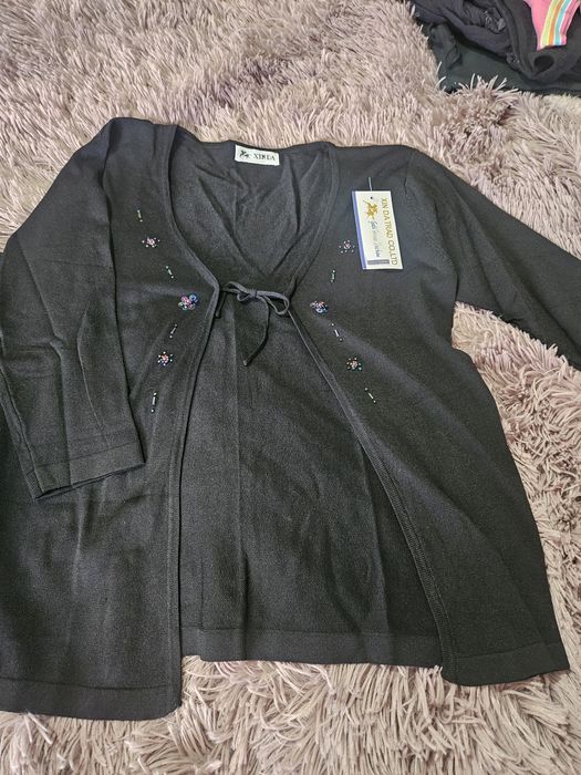 Conjunto de top e casaquinho em malha fina tam. S